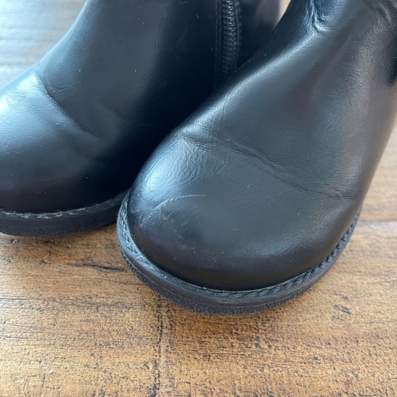 GUC The Children’s Place Boots - Picture 5 of 5